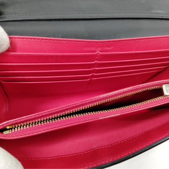 Christian Louboutin Paloma bag
🌟 AUTHENTIC 🌟 - Picture 7 of 9